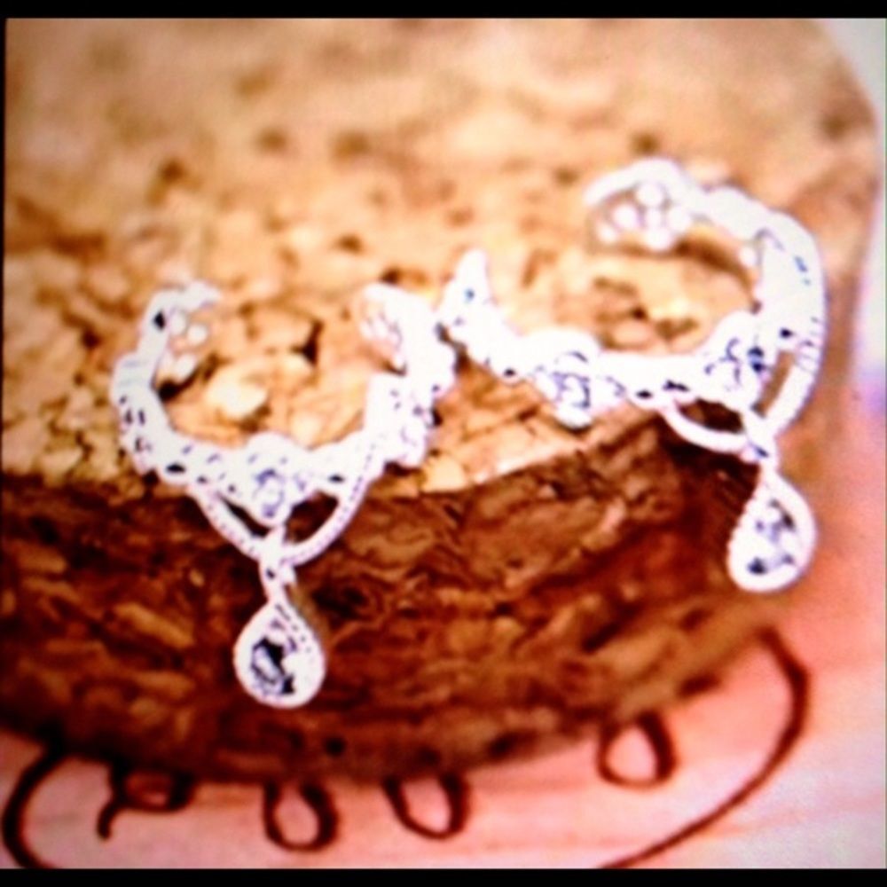 🎉NEW🎉 Silver with Dangling Rhinestone Cuff NIP - Picture 1 of 4